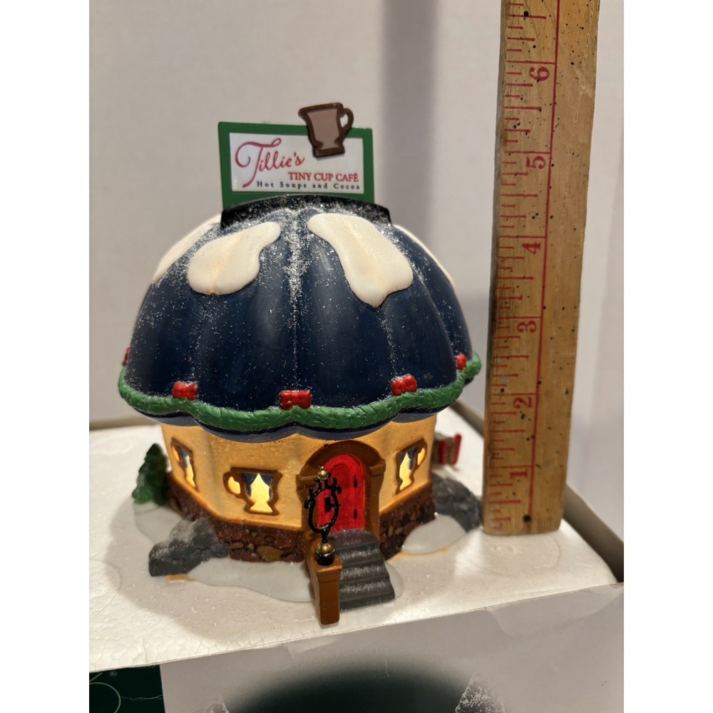 Department 56 "Tillie's Tiny Cup Cafe" #56401 - North Pole Series - Retired 2000 - Picture 5 of 5